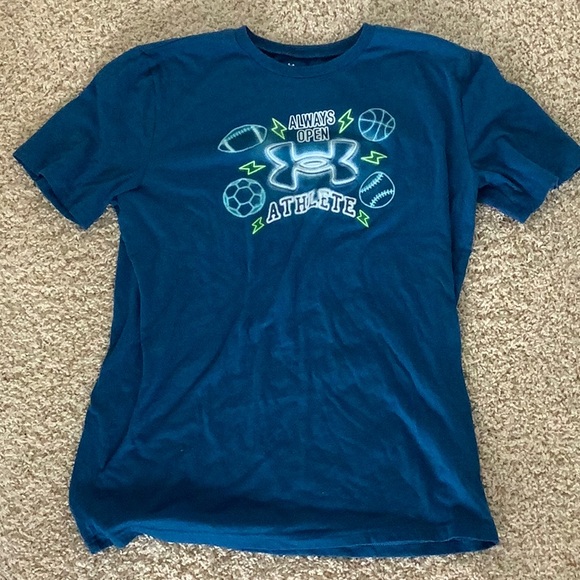 Boys Under Armour shirt - Picture 1 of 3